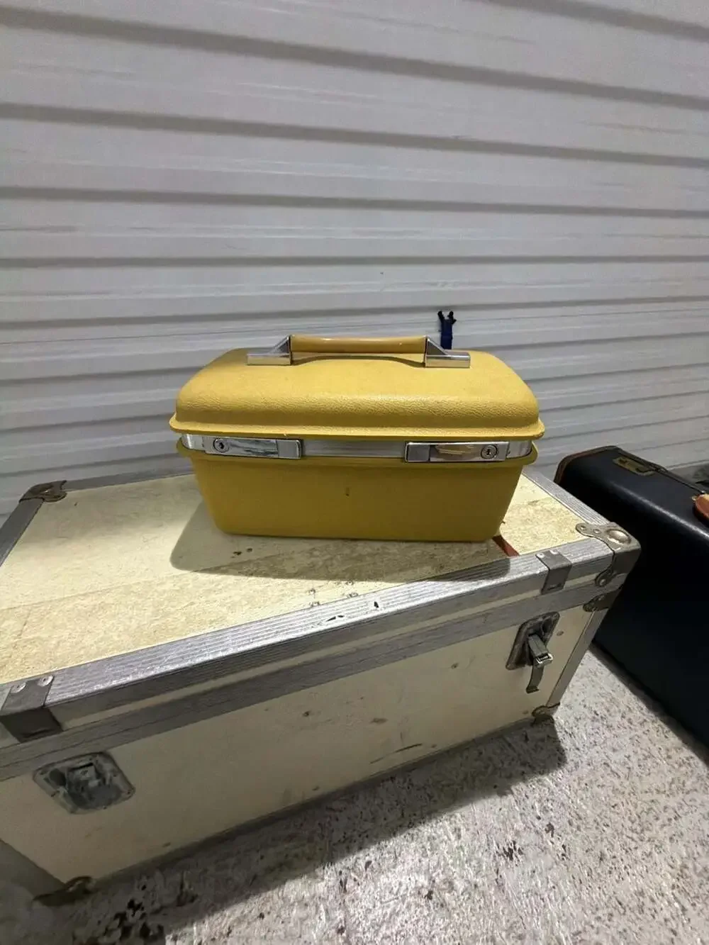 Vintage Samsonite Yellow Cosmetic Make-up Carry-on Luggage Suitcase Case Mirror